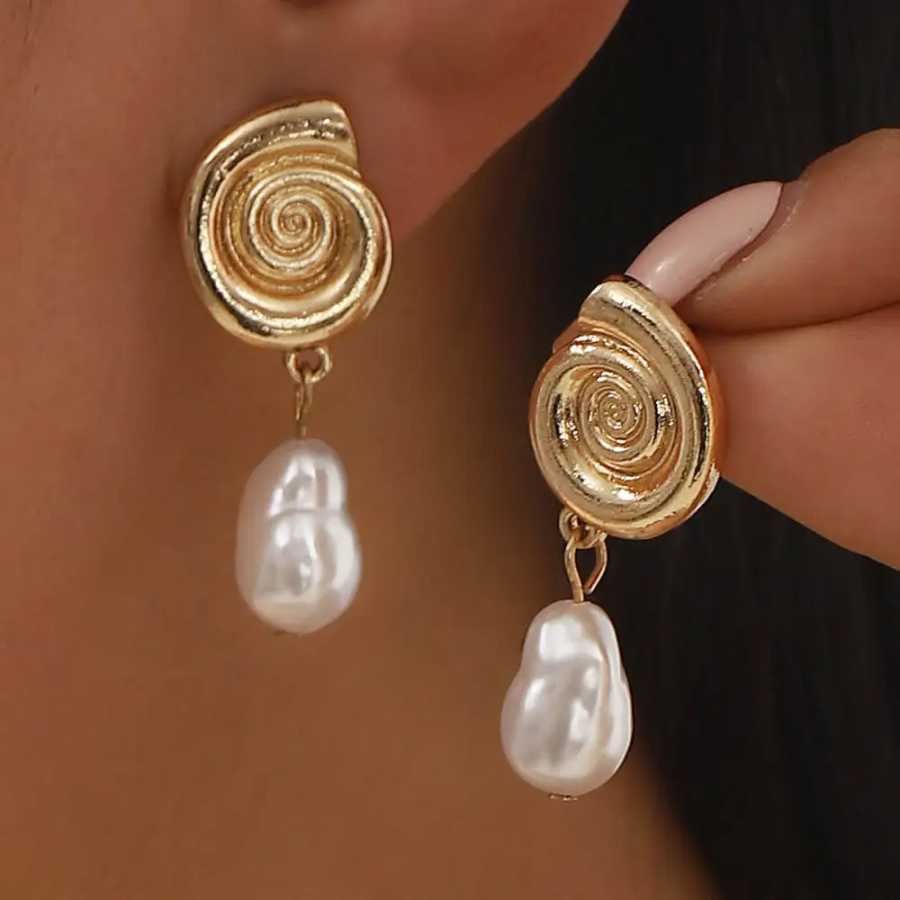 Shell Pearl Earrings