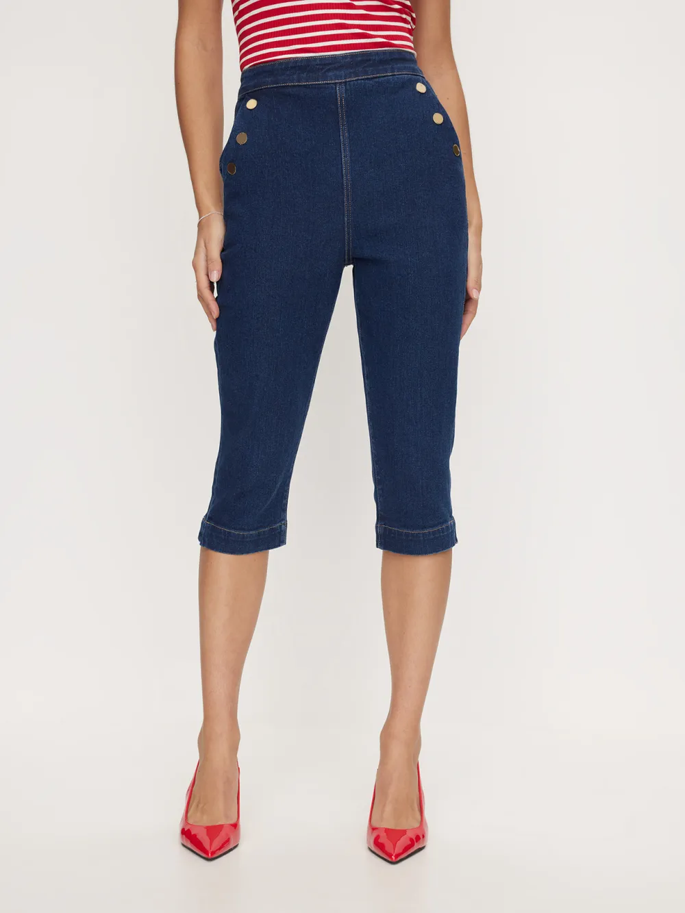 Dark-Colored Skinny Denim Shorts