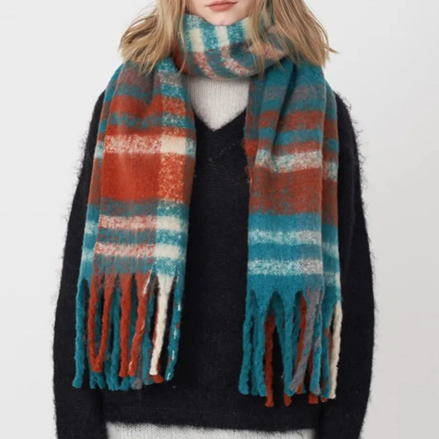 Plush Gradient Blanket Scarf