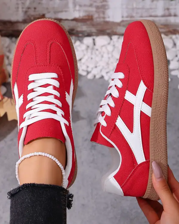 Elegant Charm Casual Sneakers
