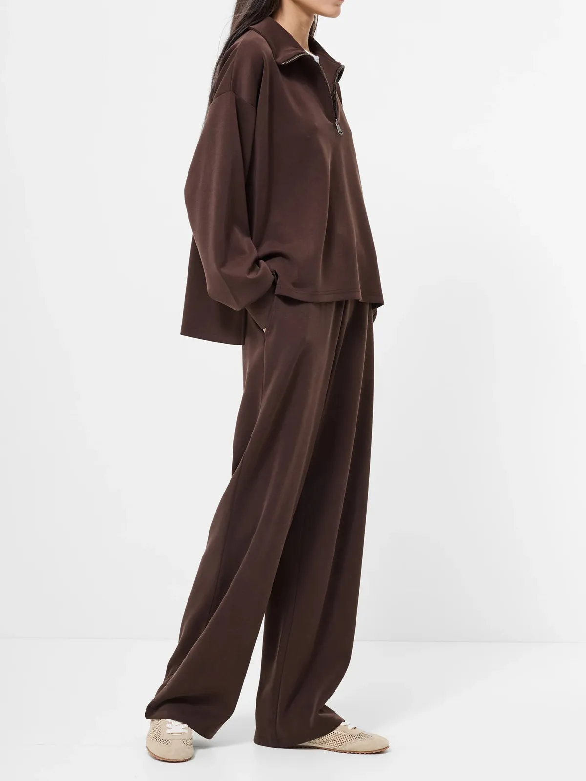 Basic Zip-Neck Sweatshirt With A Lazy Feel