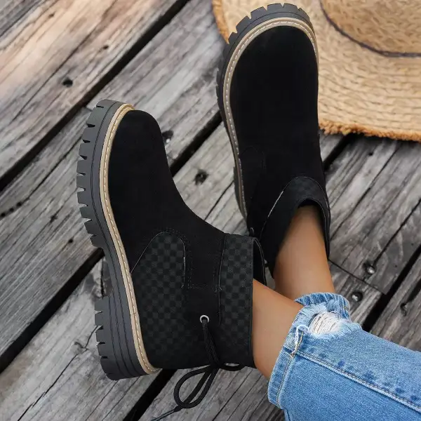 Lightweight Round Toe Platform Boots
