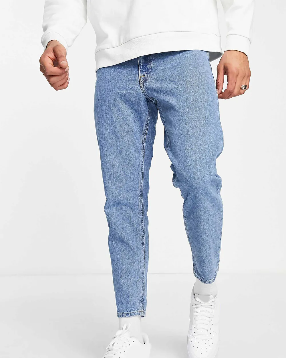 Tapered Fit Jeans In Mid Wash Blue