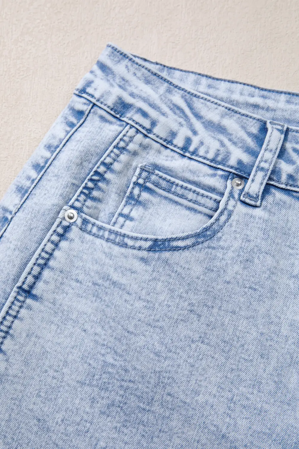 Women's Light Washed Pull On Barrel Jeans