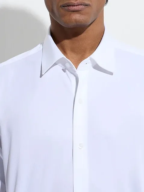 Man's Formals White Solid Slim-Fit Shirt