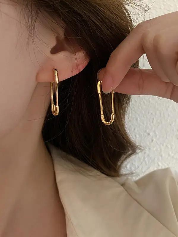 Lustrous Pearl-Inspired Accent Earrings