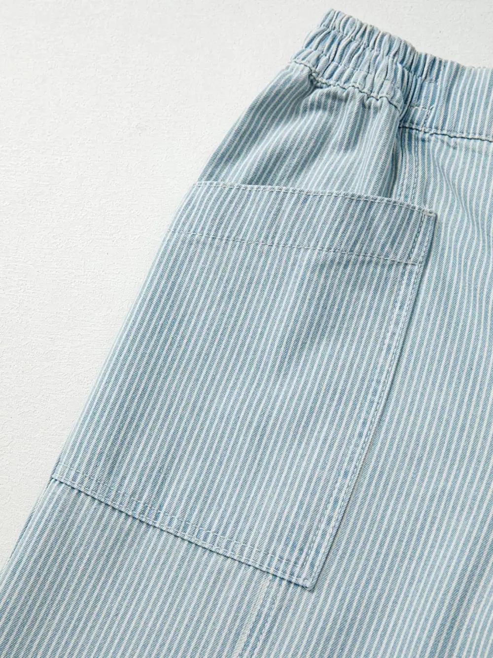 Frayed Hem Lightweight Feel Denim Jeans