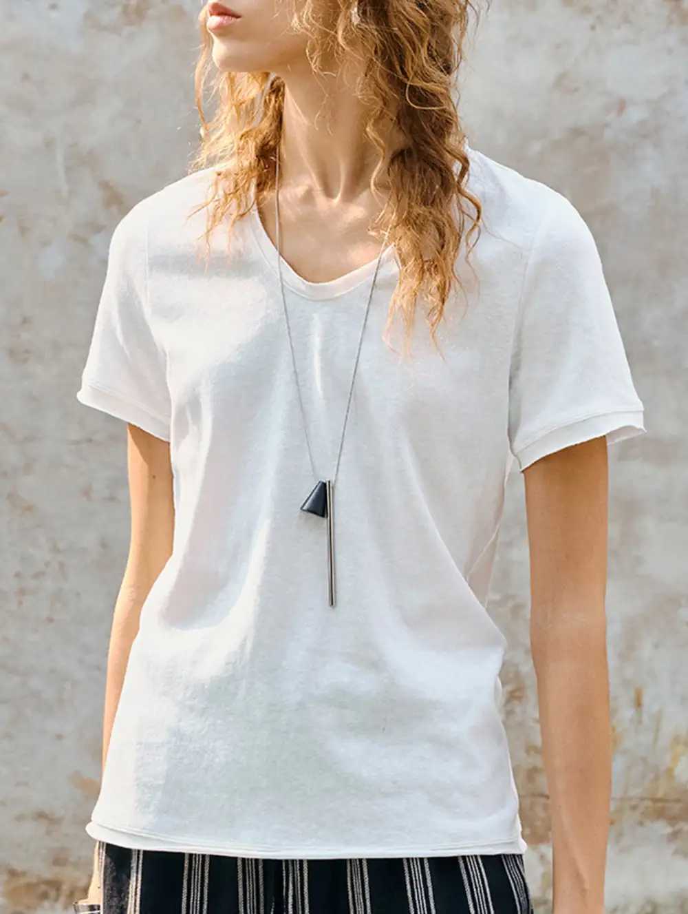 Linen Blend V Neck Knit Tee