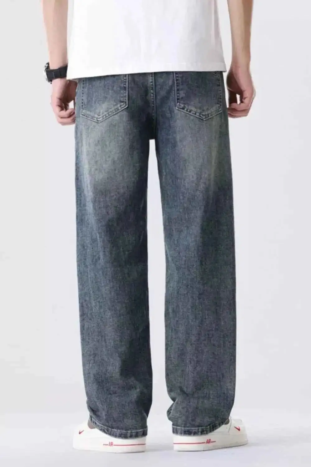 Vintage Wash Relaxed Fit Straight Jeans