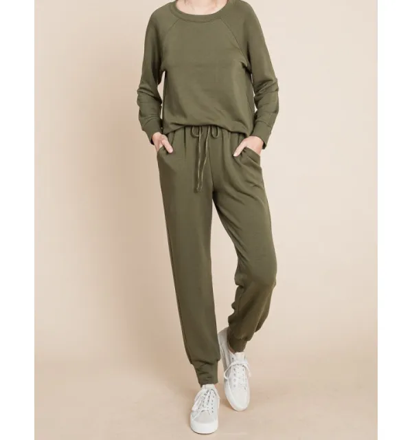 Relaxed Super Lady Round Neck Raglan Sleeve Top and Pants Lounge Set
