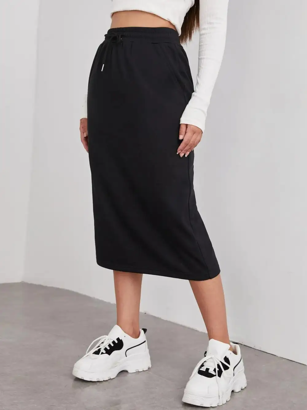 Fine Drawstring Pocket Detail Skirt