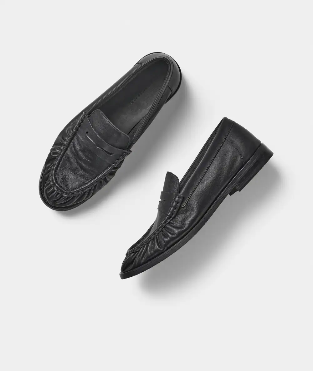 Refined Casual Leather Loafers