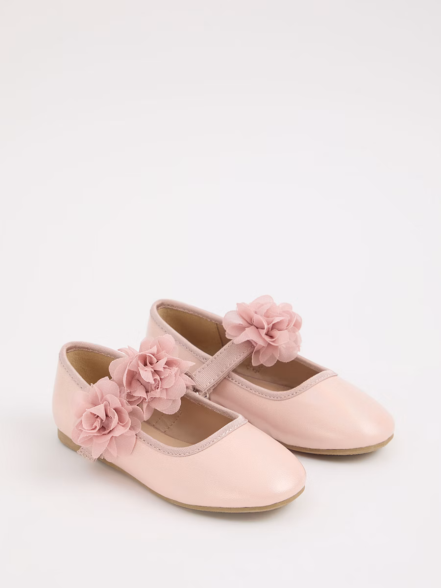 Pink Shimmer Corsage Ballet Shoes detail 2