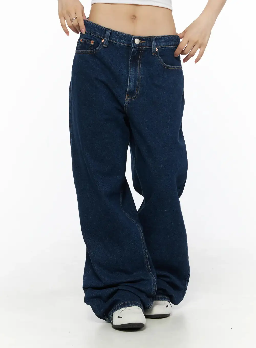 Stitch-Detail Wash Baggy Jeans