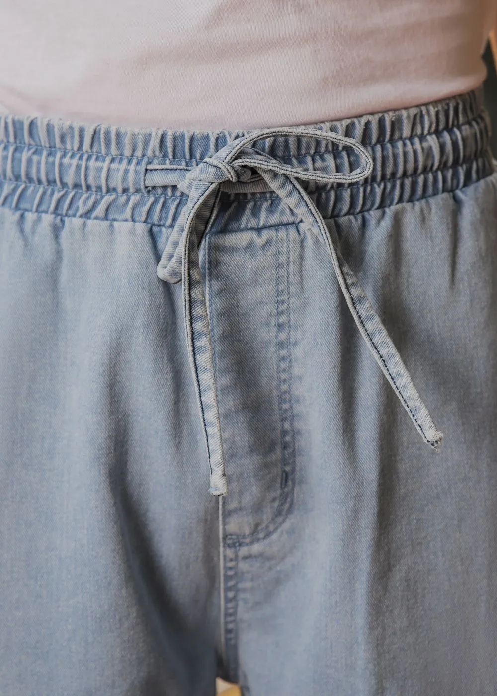 Classic Relaxed-Fit Jogger Jeans