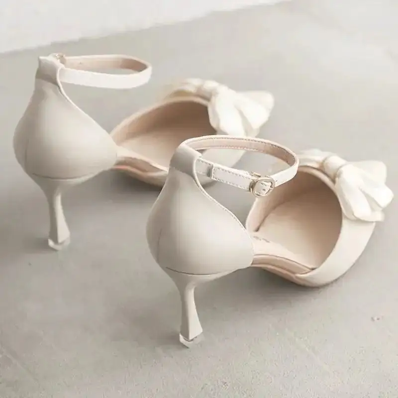 Bow-Detail Buckle-Detail Pointed-Toe Pumps