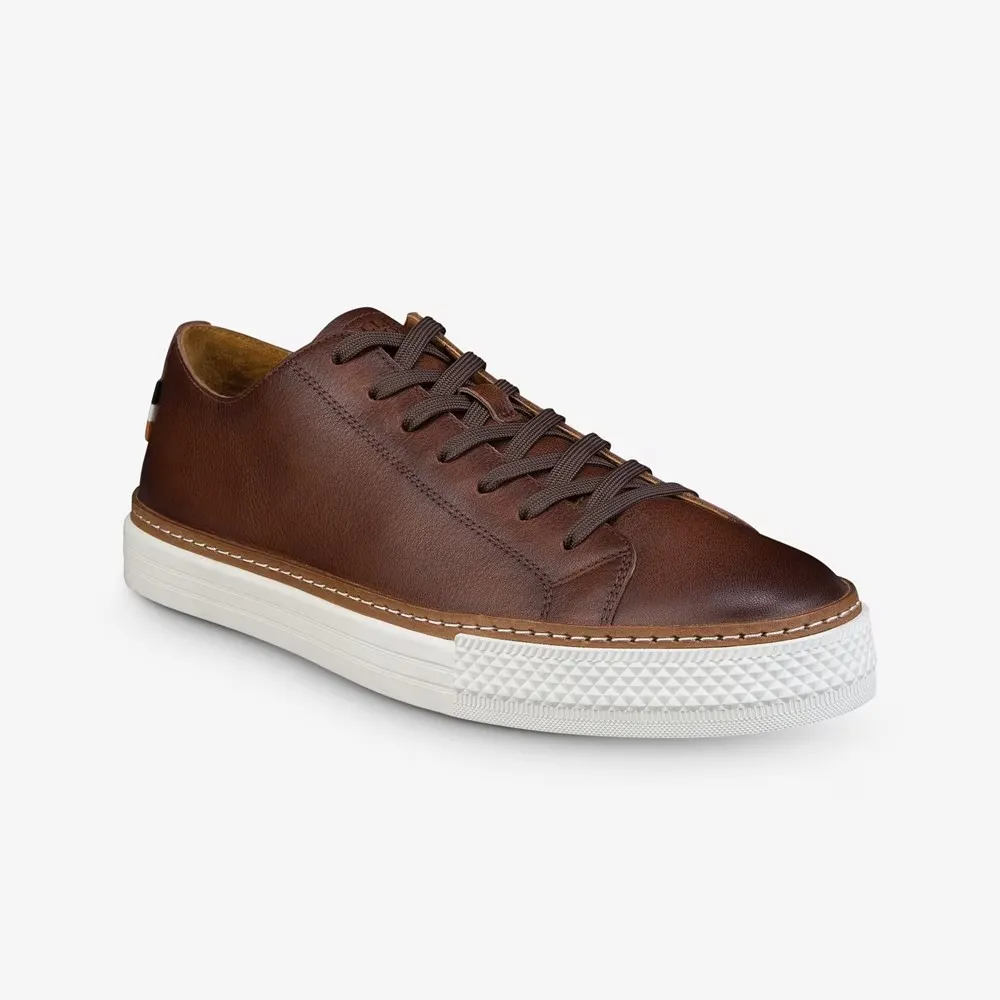 Relaxed Fit Casual Style Pull-On Sneaker