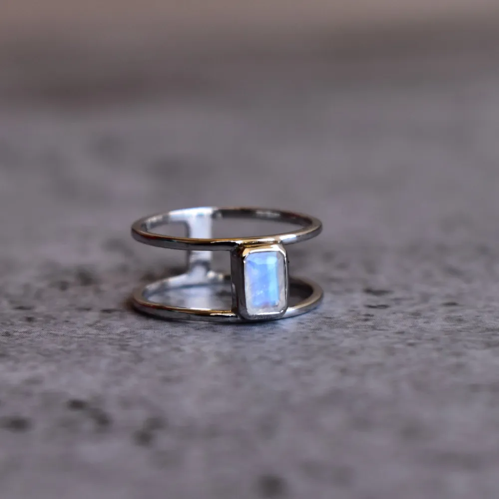 Classic Moonstone Ring