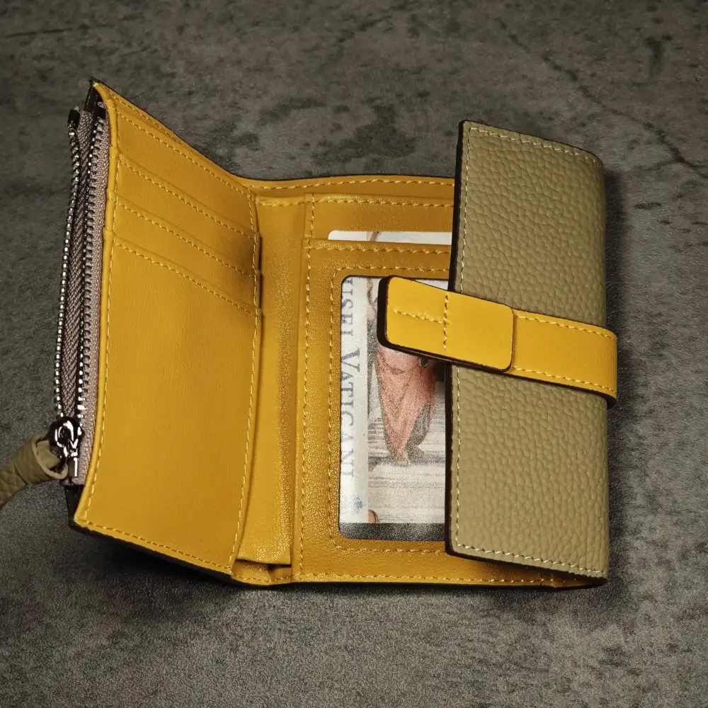 Women's Zip-Closure Leather Wallet