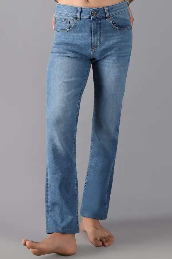 Relaxed Straight-Leg Jeans