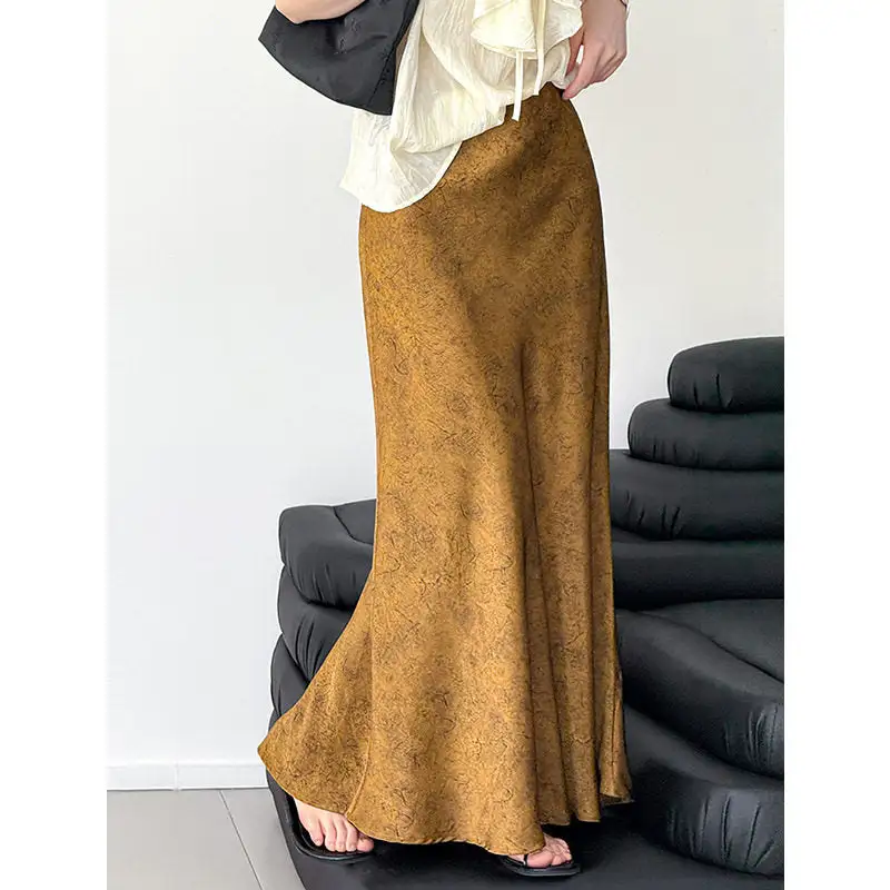 Streamlined Satin Jacquette Fishtail Midi Skirt
