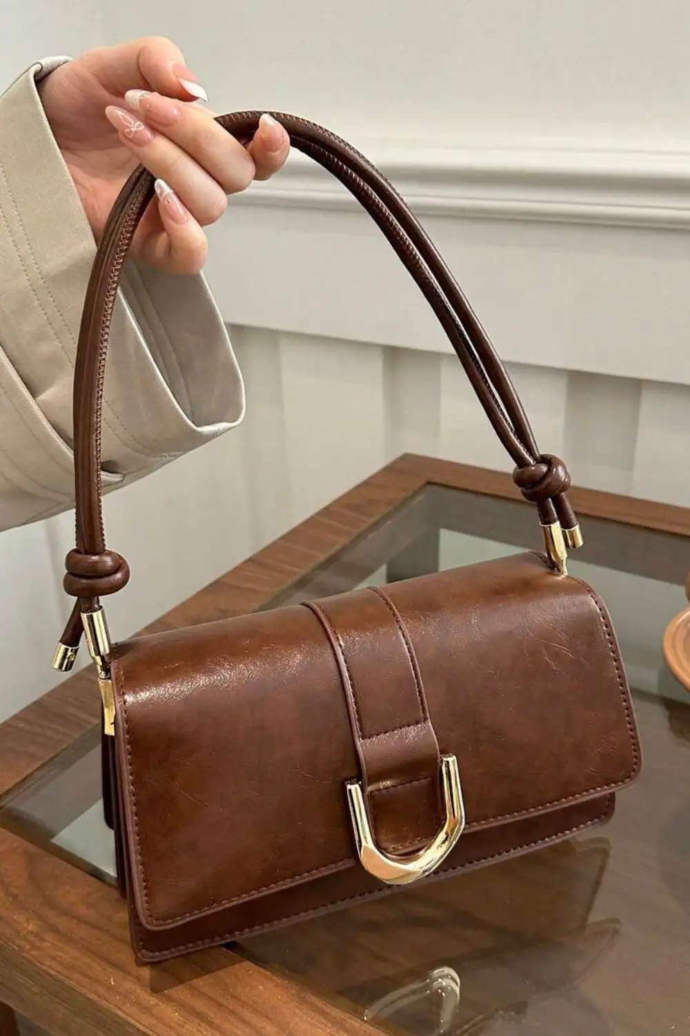 Small Square PU Leather Crossbody Bag – Colorful Detail & Anti-Theft Flap Closure