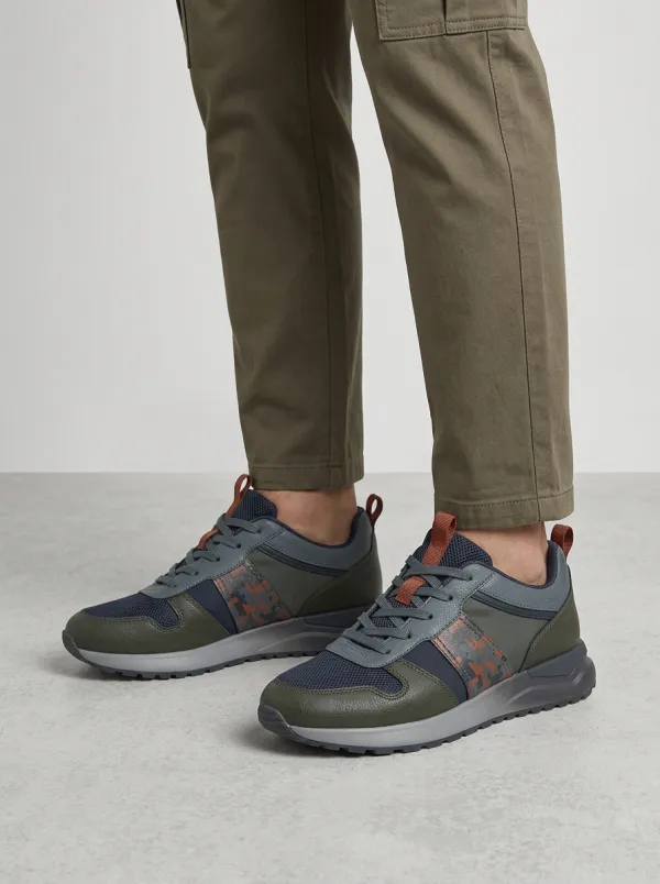 Men's Tactical Style Digital Camo Printed Sneakers