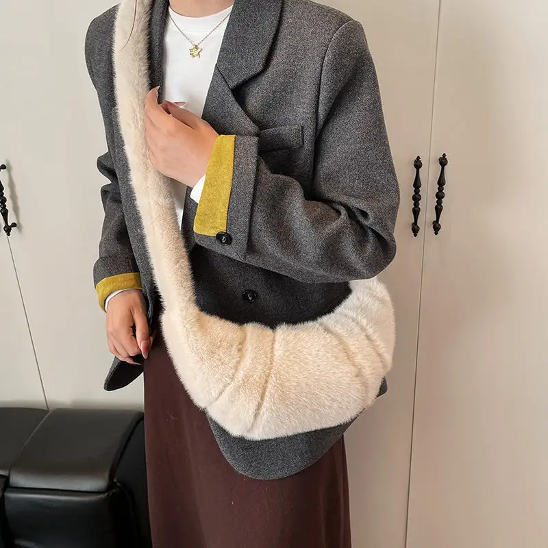 Structured Relaxed Hobo Bag