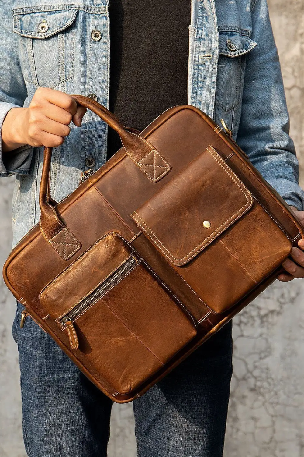Men's Leather Shoulder Bag Spacious Laptop Bag 2025 Trend