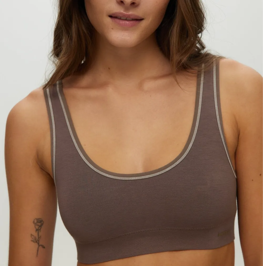 Seamless Wide Strap Scoop Bralette