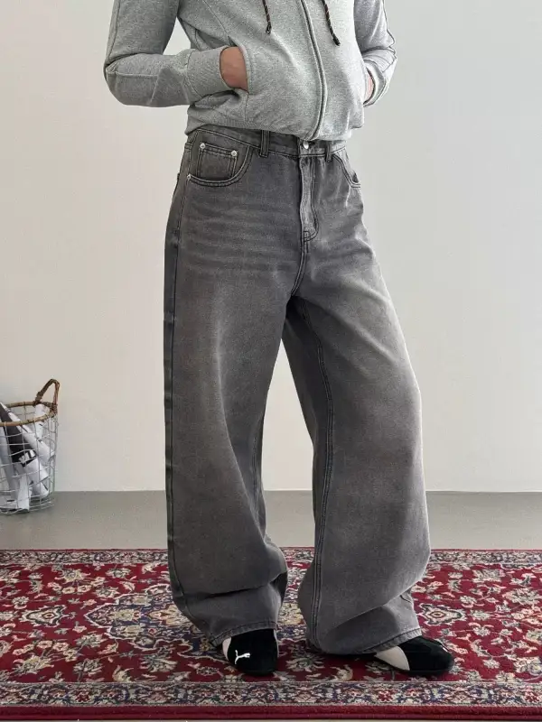 Mid Rise Wide Leg Jeans
