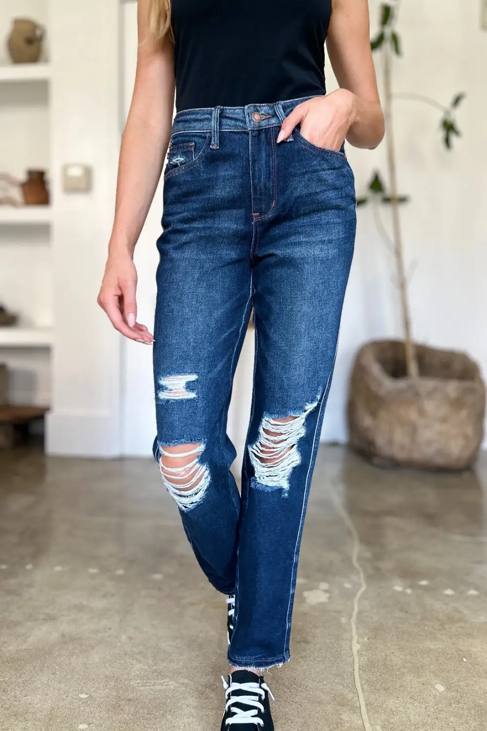 Simple Trim Subtle Texture Denim Jeans
