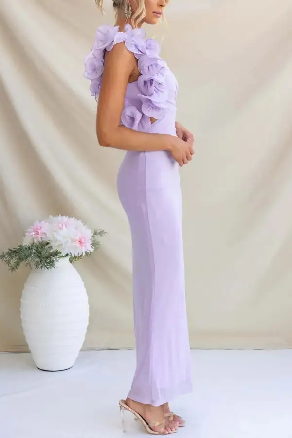 Sophisticated Sleeveless And Flowing Maxi Skirt