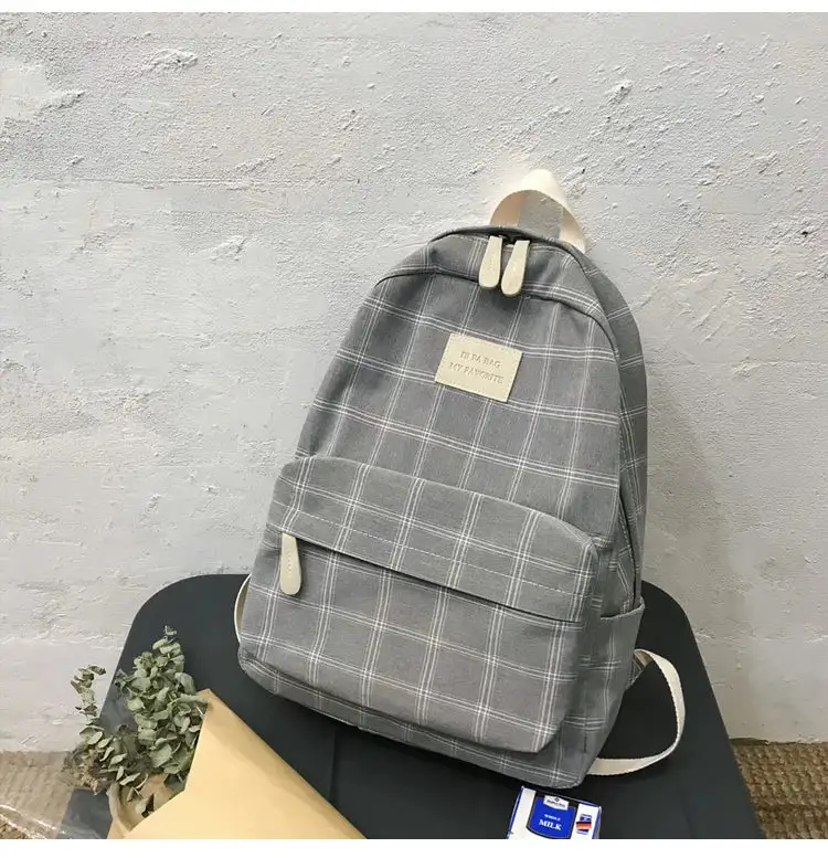 Youthful Basic: Simple Compact Everyday Bag