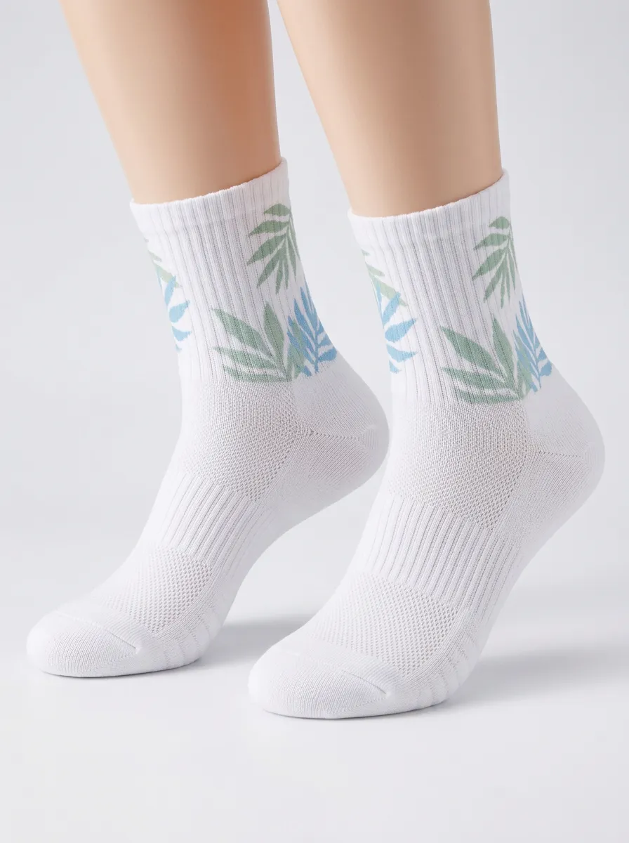 White Fresh Botanical Leaf Graphic Active Low-Cut Socks