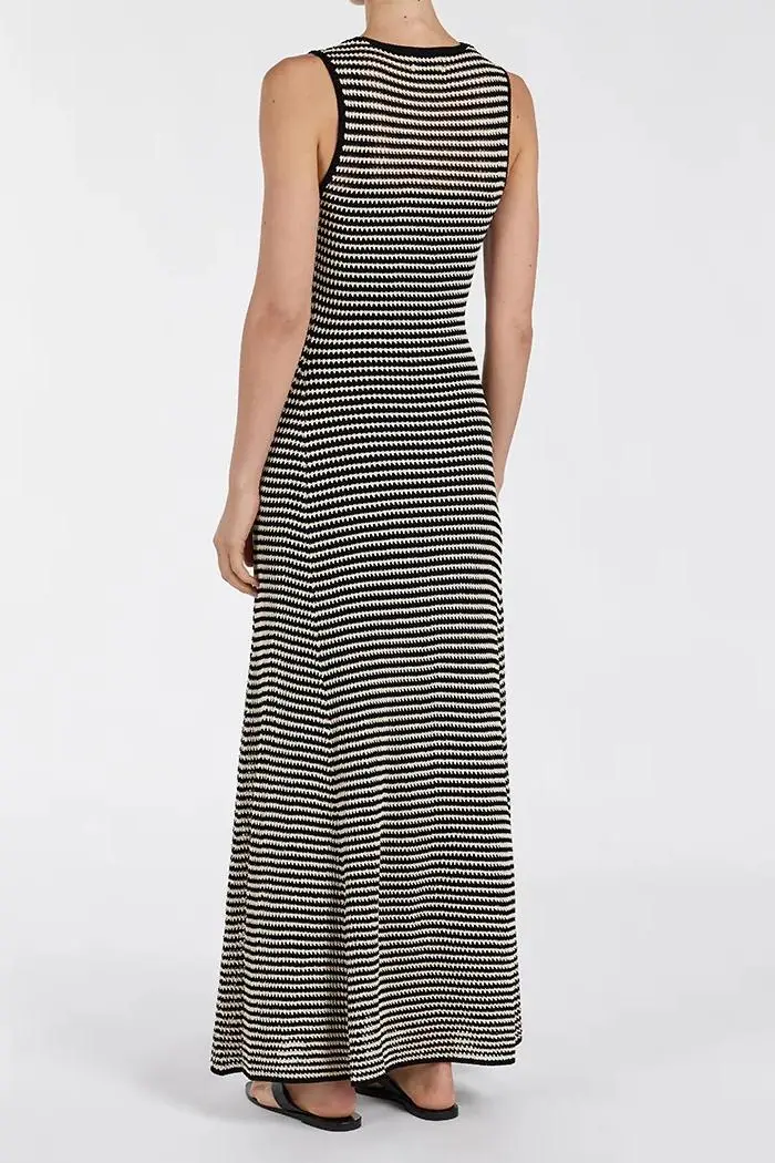 BLACK SLEEVELESS MAXI DRESS