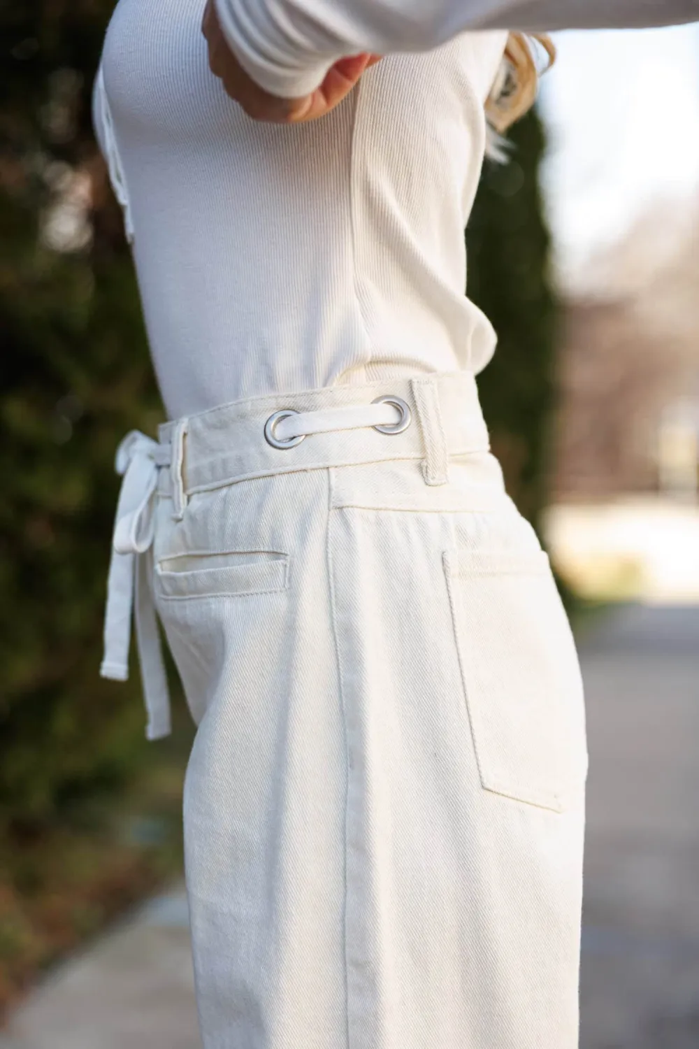 Barrel Eyelet High-Waist Cropped Jeans