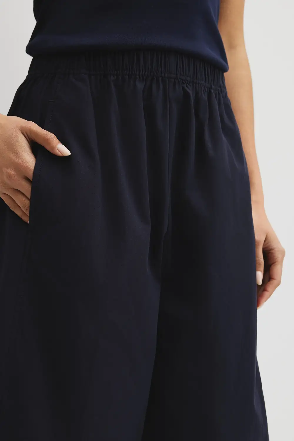 Women's Classic Clean Line Classic Pants