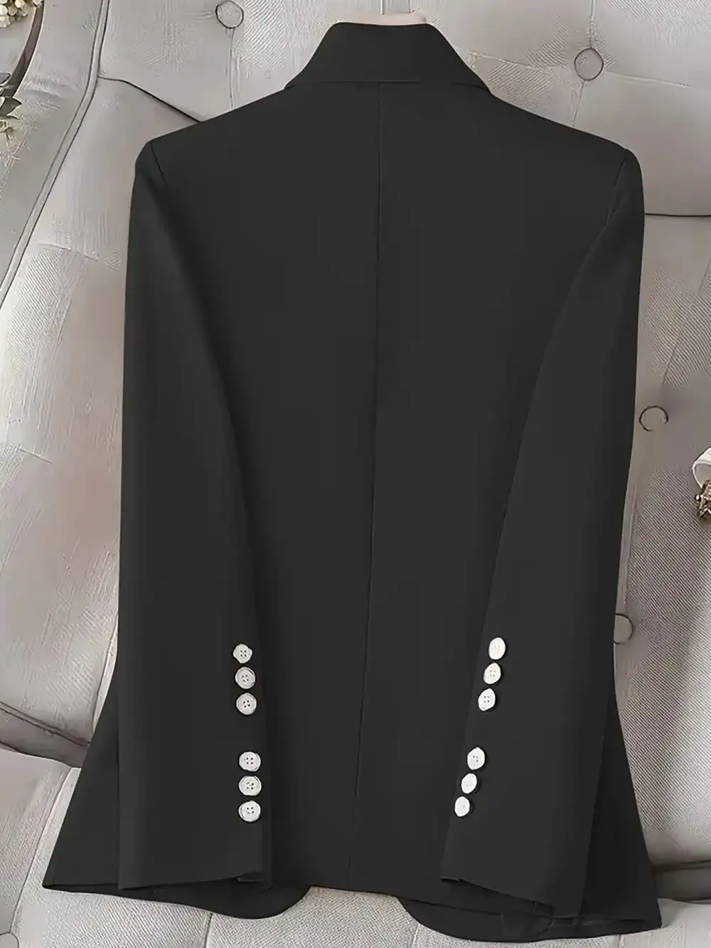 Streamlined Single-Button Long-Sleeve Blazer