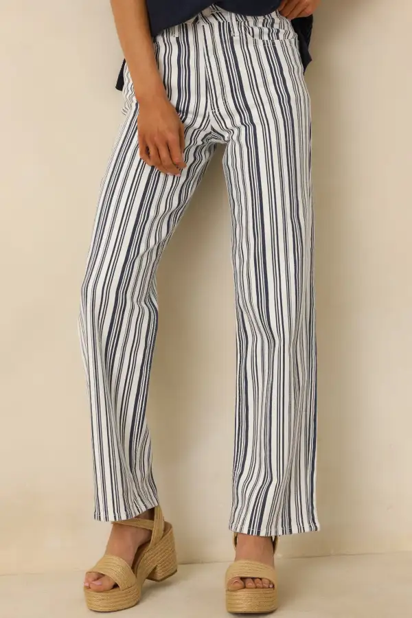 Relaxed Style Wide Leg Pants