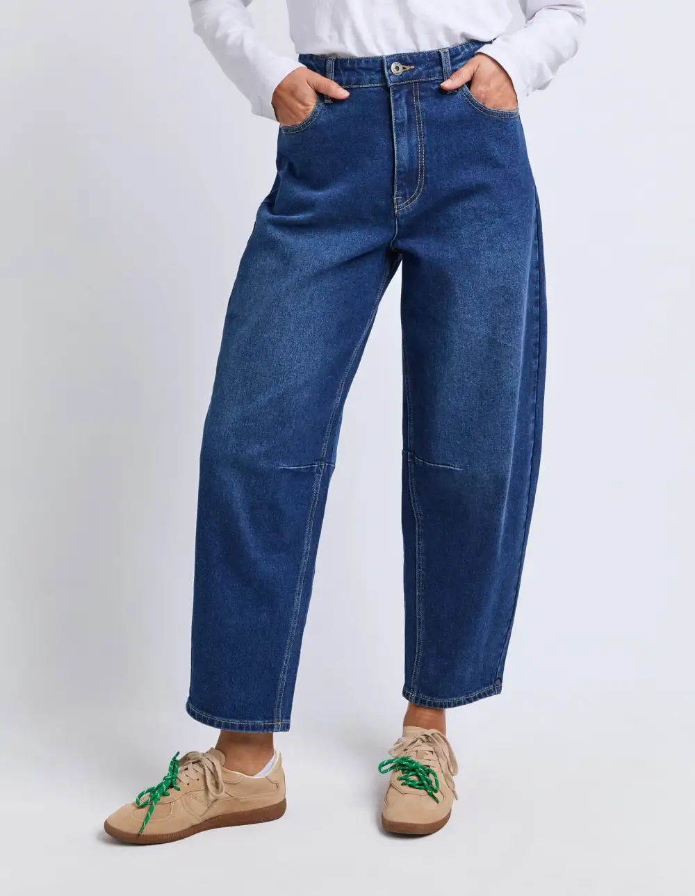 Women's Barrel-Leg Denim Jeans