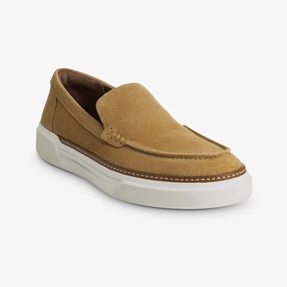 Casual Style Pull-On Sneaker