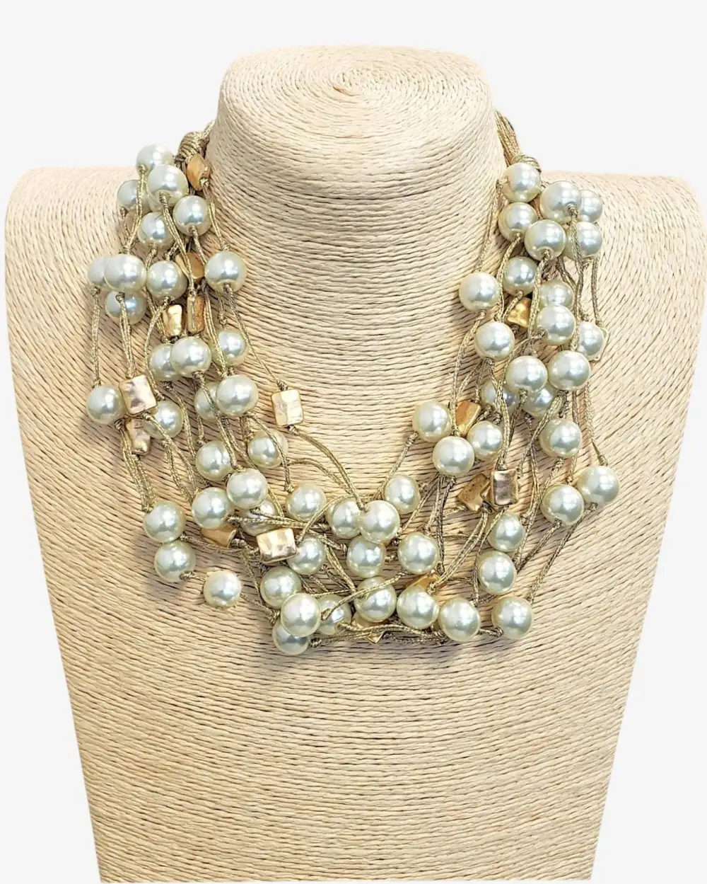 Eye Statement Pearl Necklace