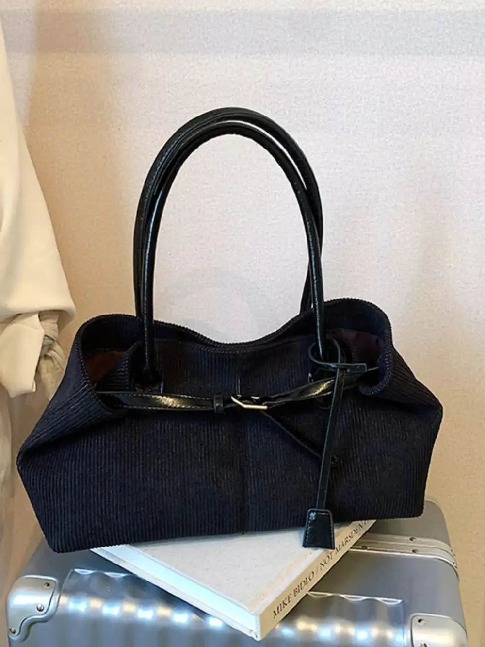 Buckle Detail Shoulder Bag