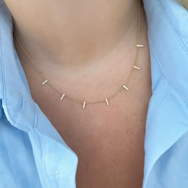 Minimal Curved Classic Diamond Necklace