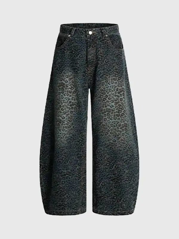 Curved-Cut Leopard Printed Jeans