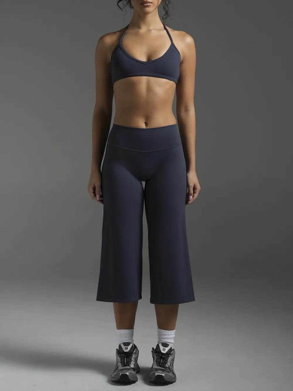 Wide-Leg Scrunch-Detail Sculpting Capri Leggings