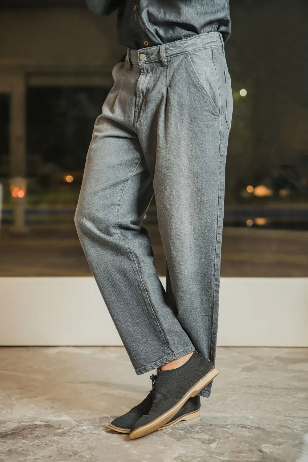 Straight-Leg Breathable Pleated Jeans