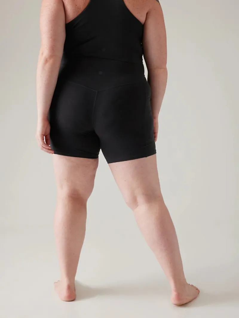 Burgundy Pocketed Athletic Shorts For Functional Casual Style