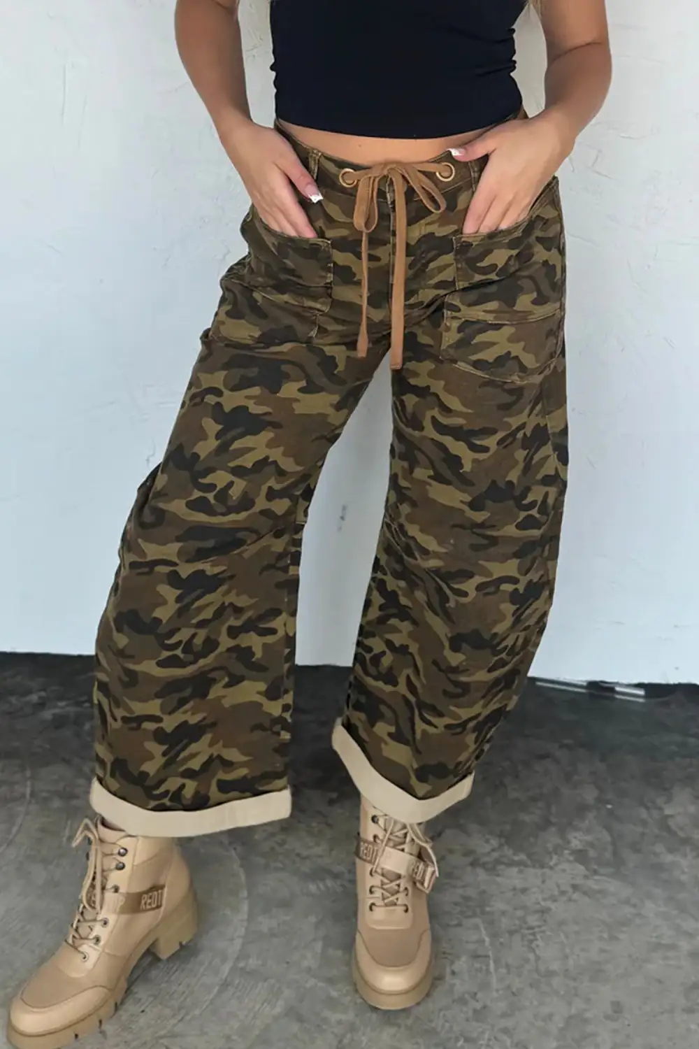 Women's Camouflage Print Retro Grommet Tie Waist Loose Jeans